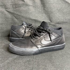 Nike - 2017 Black Leather SB mid sneakers - US Men’s 4.5 / Women's 6